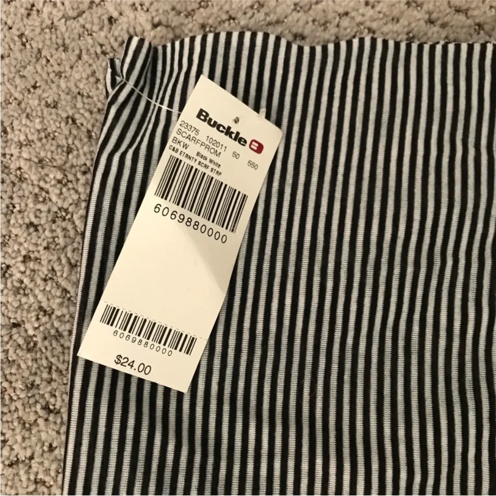 Buckle and American Eagle Outfitters scarf bundle